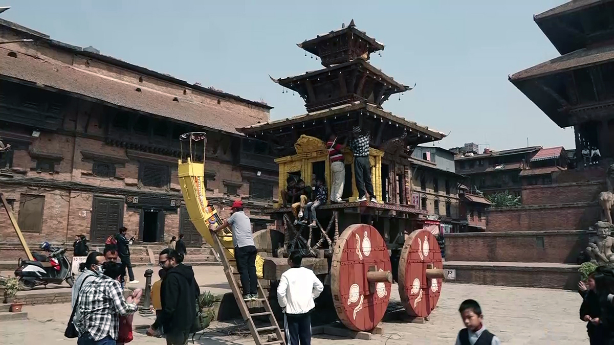 बिस्केट जात्राको लागि रथ निर्माण अन्तिम चरणमा (तस्बिरहरू)